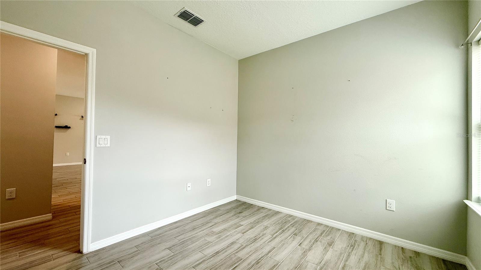Image 31 of 46 For 535 Gull Drive
