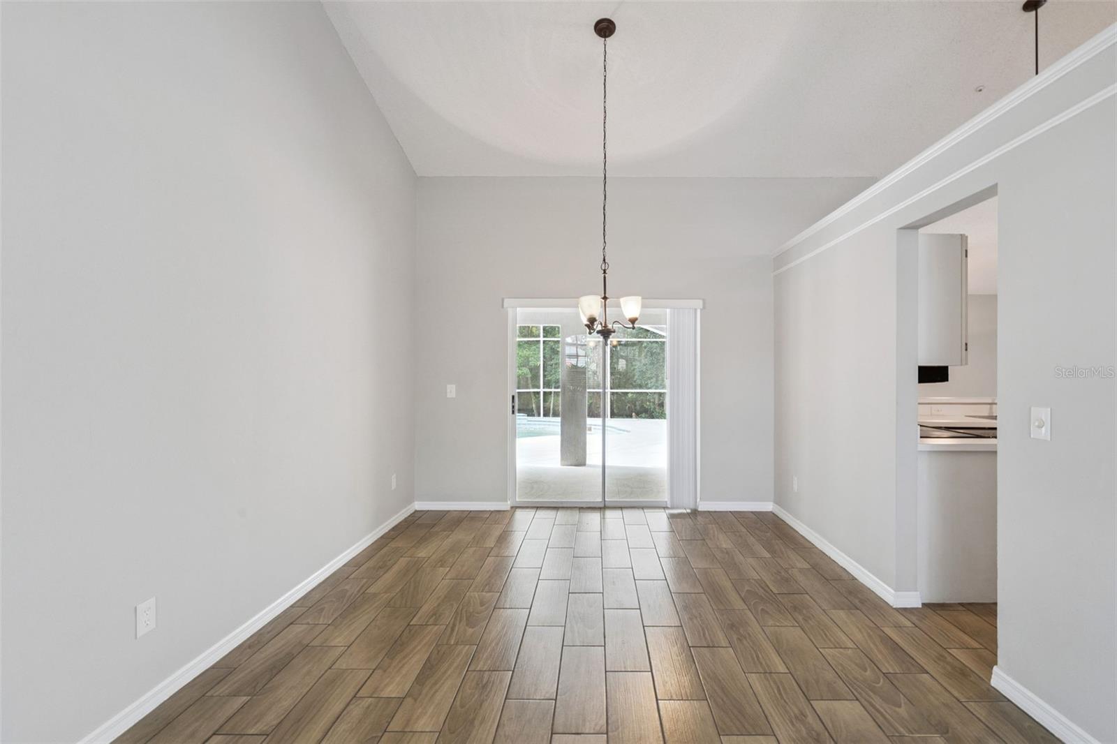 Image 16 of 57 For 1023 Riviera Boulevard