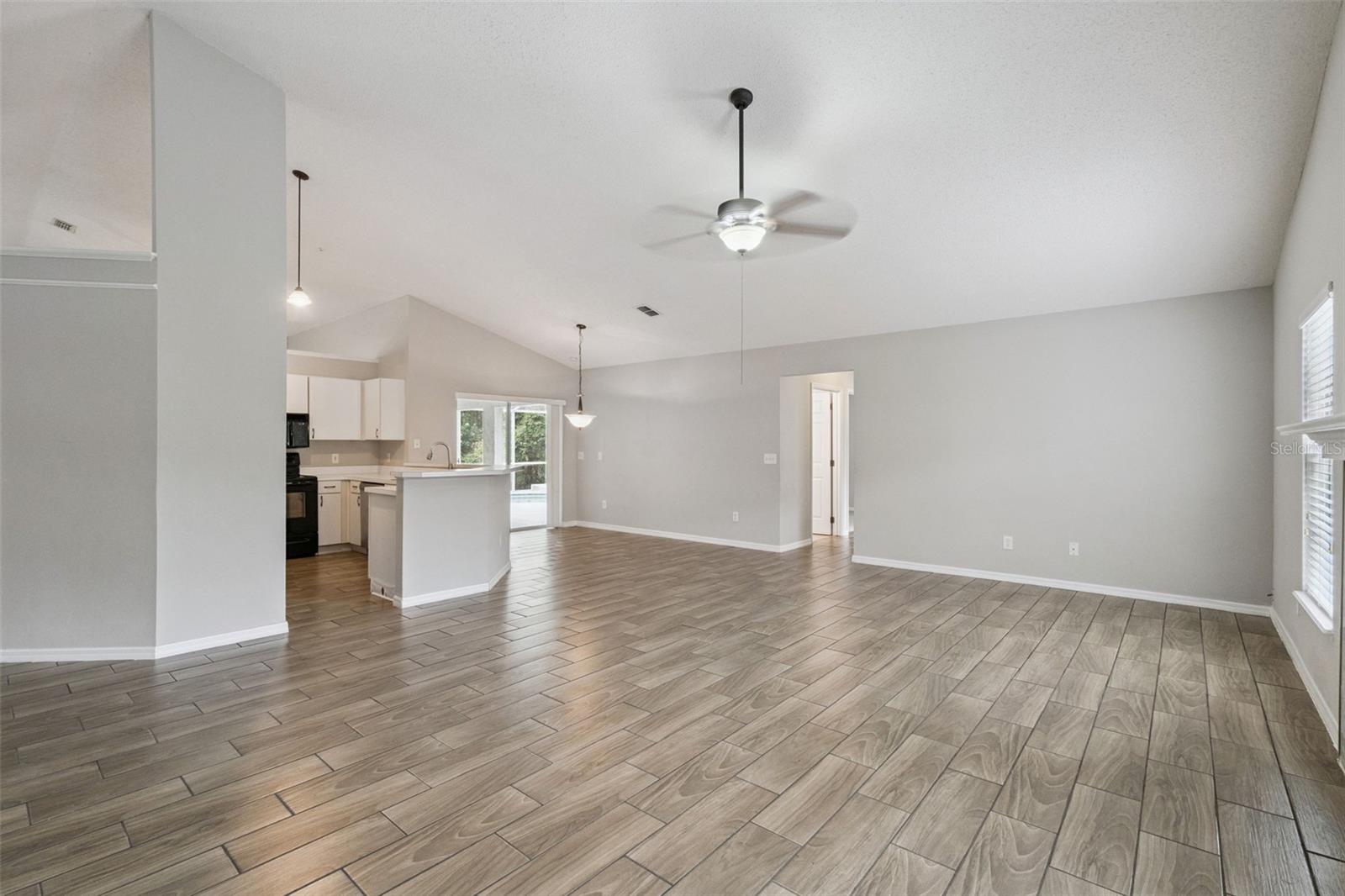 Image 18 of 57 For 1023 Riviera Boulevard