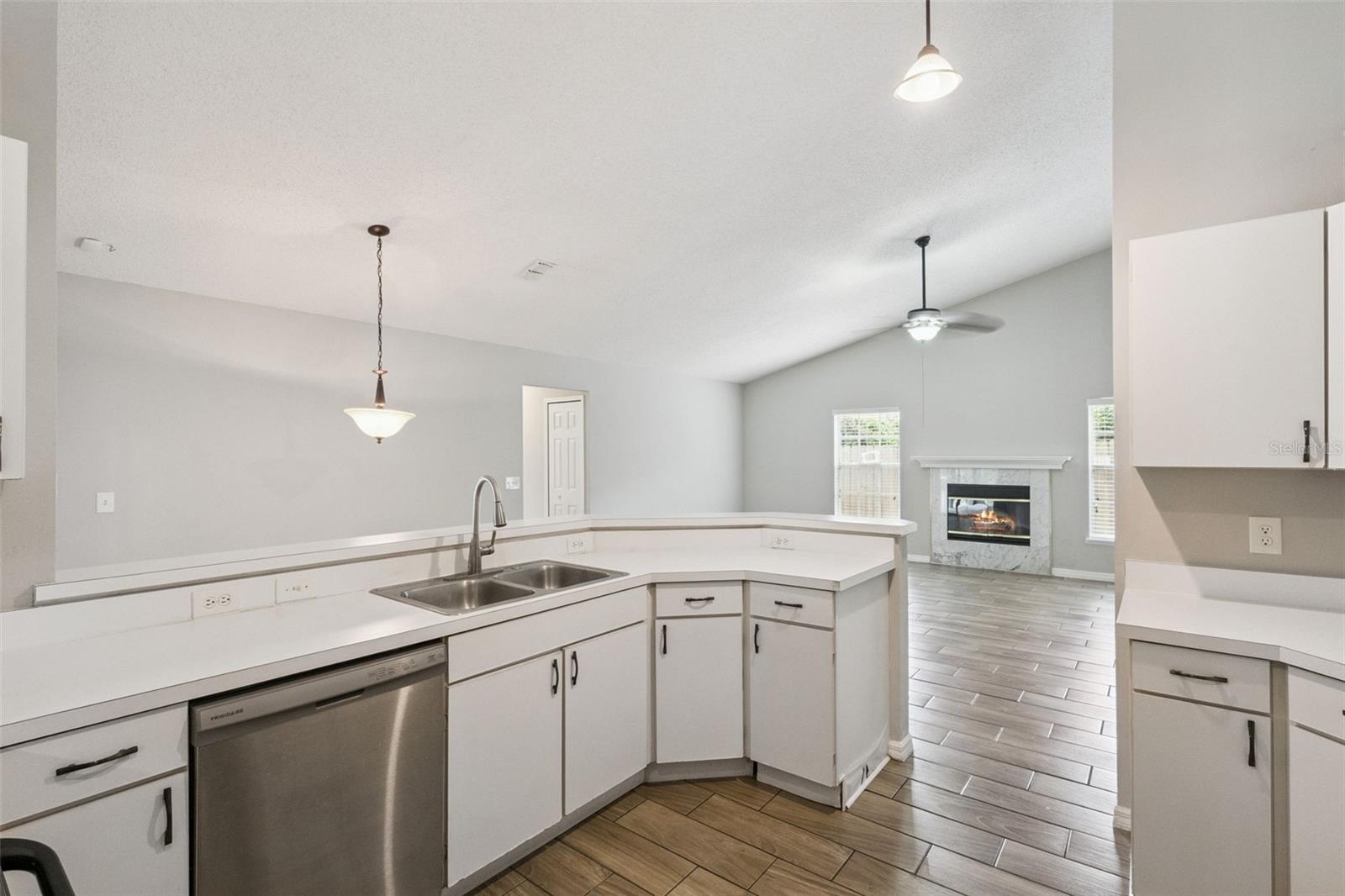 Image 22 of 57 For 1023 Riviera Boulevard