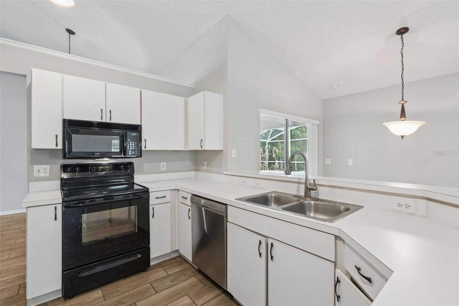 Image 25 of 57 For 1023 Riviera Boulevard