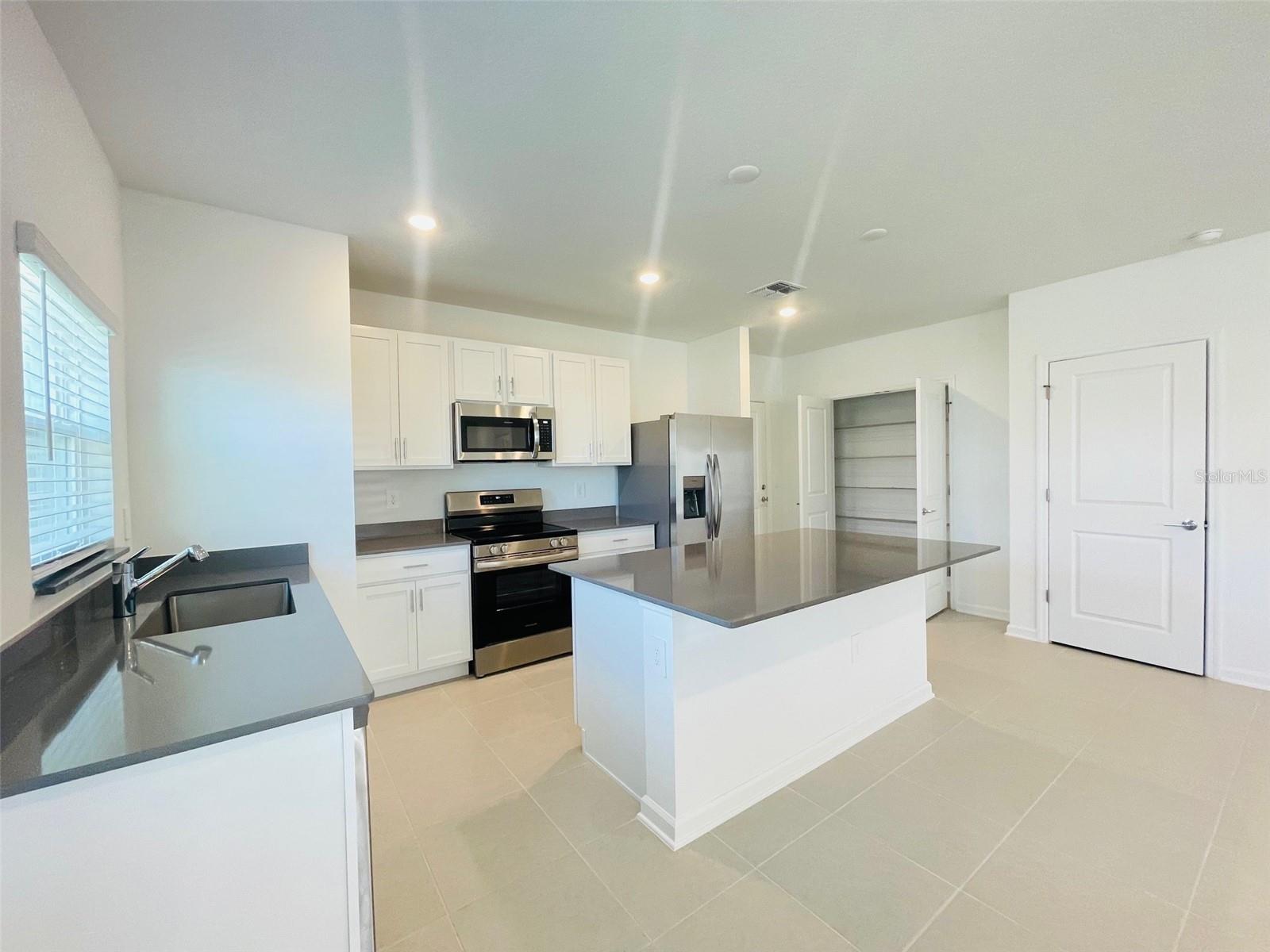 Image 8 of 37 For 7333 Ivy Tendril Avenue