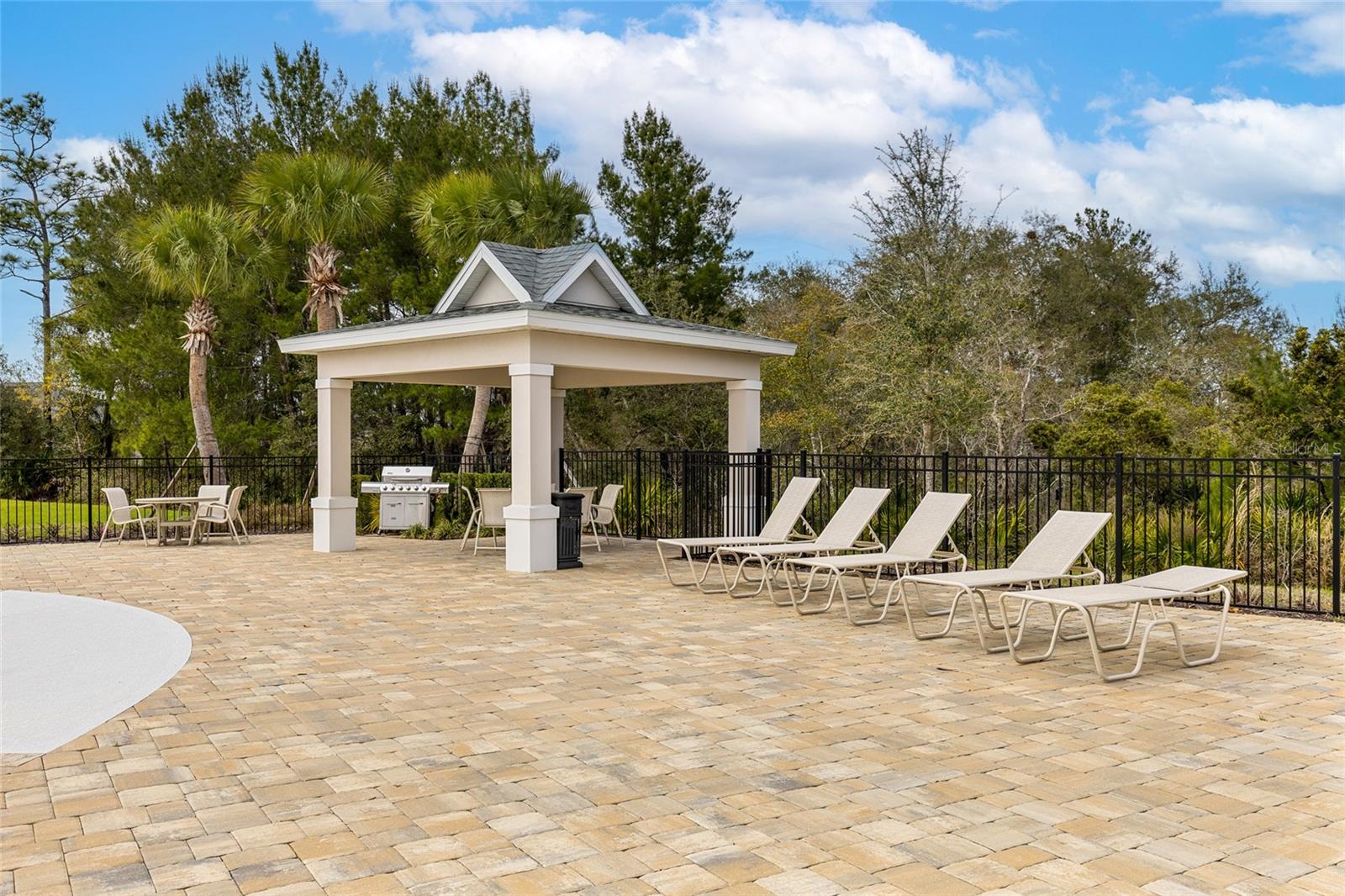 Image 29 of 37 For 819 Liliana Drive