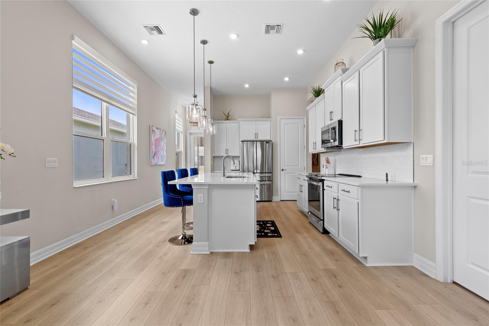 Image 7 of 37 For 819 Liliana Drive