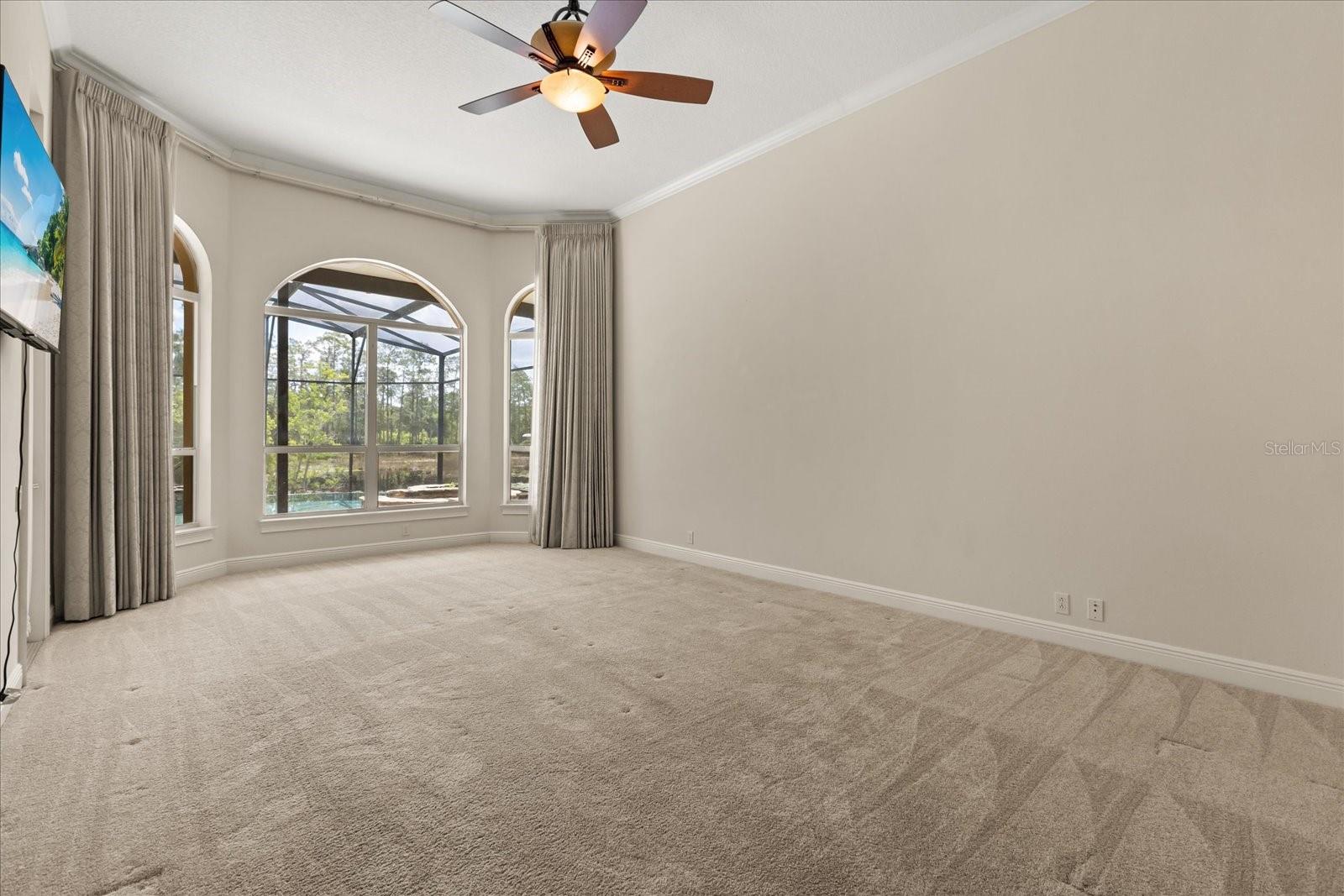 Image 22 of 52 For 420 Valley Stream Drive