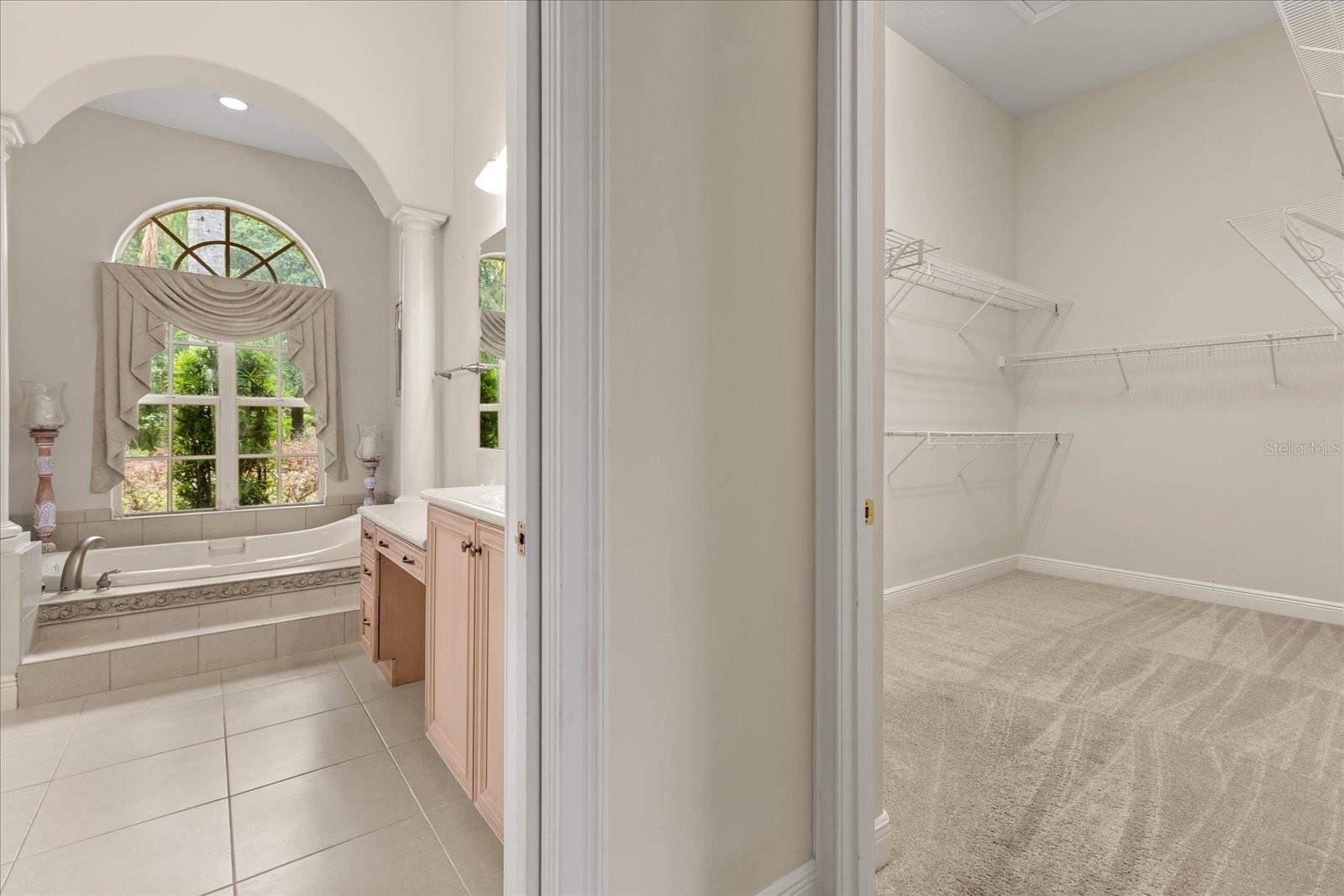 Image 26 of 52 For 420 Valley Stream Drive