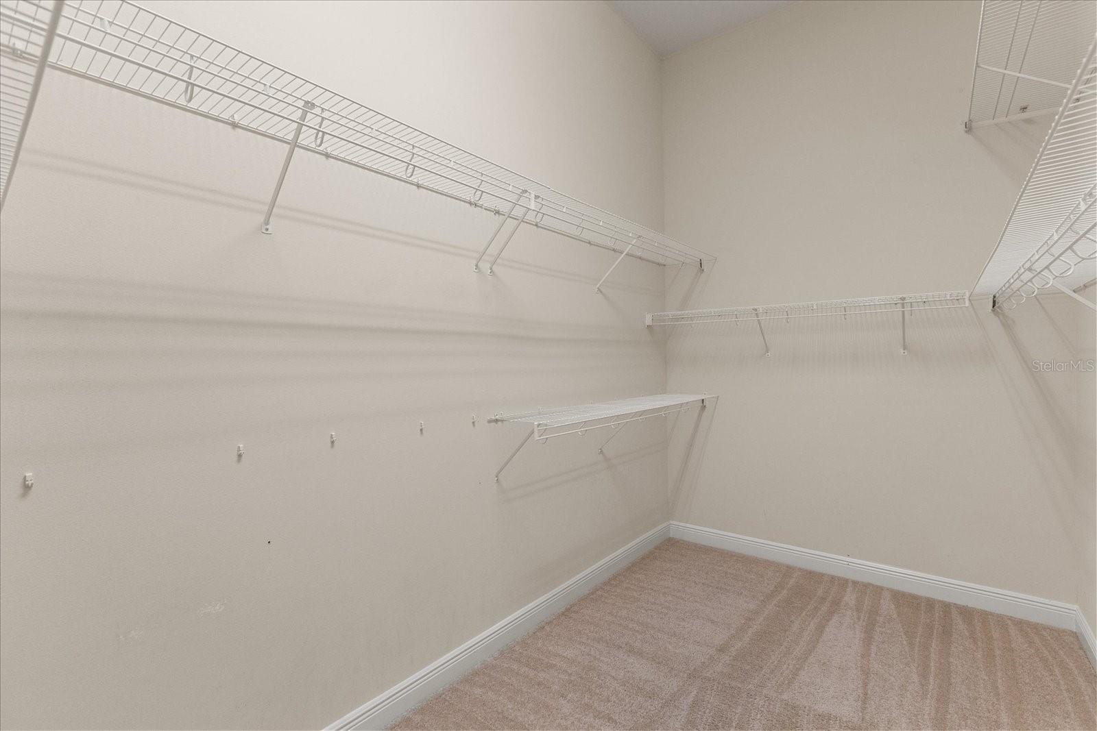 Image 27 of 52 For 420 Valley Stream Drive