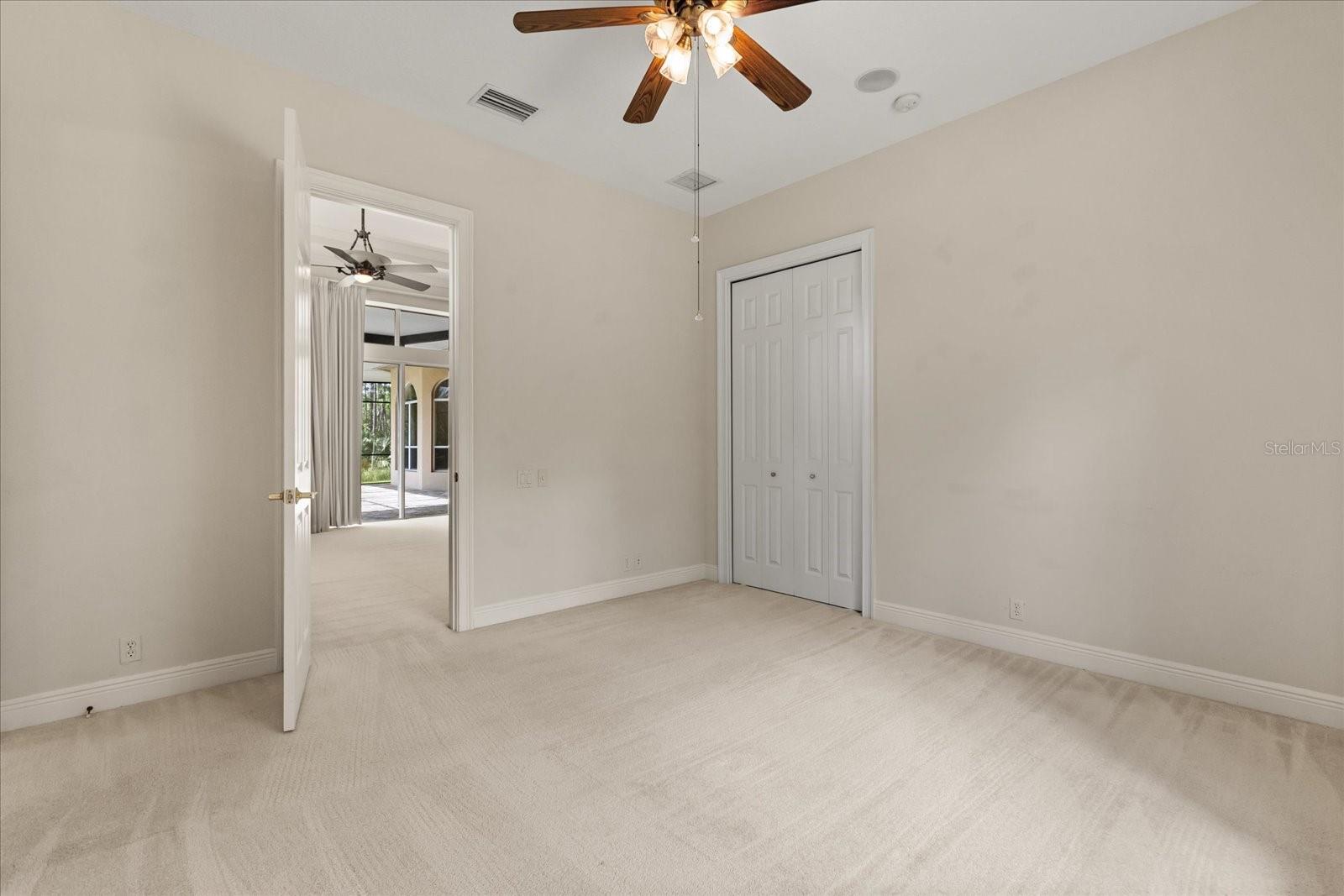 Image 31 of 52 For 420 Valley Stream Drive