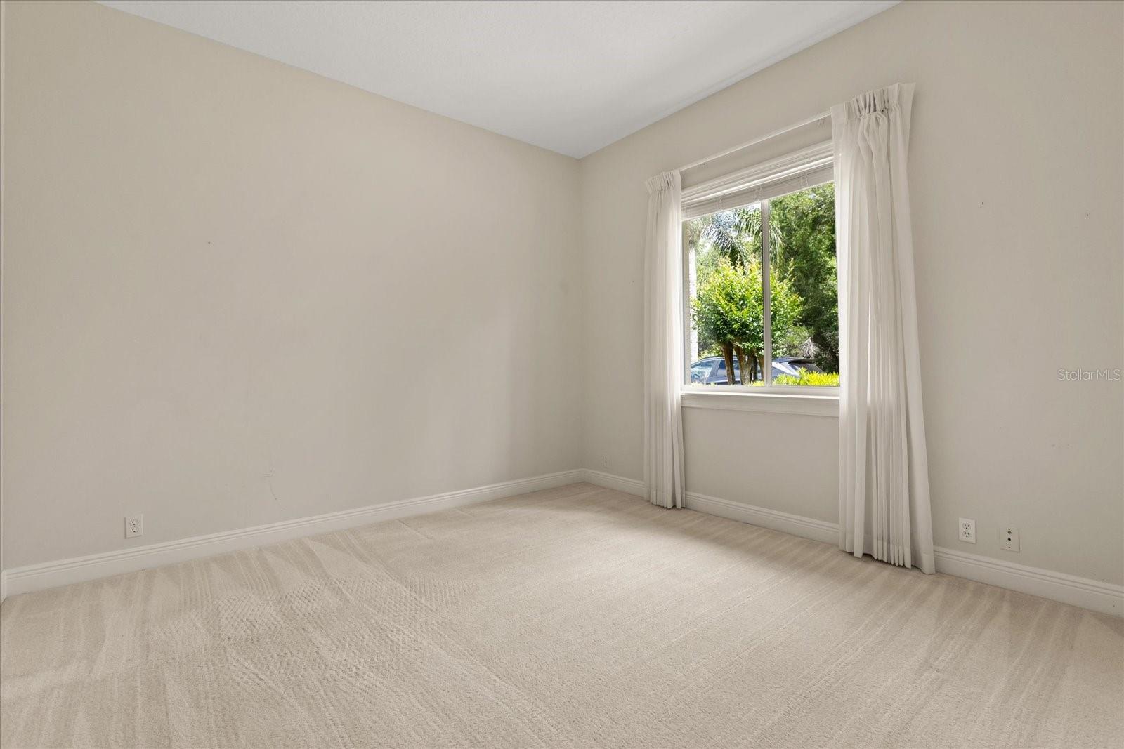 Image 40 of 52 For 420 Valley Stream Drive