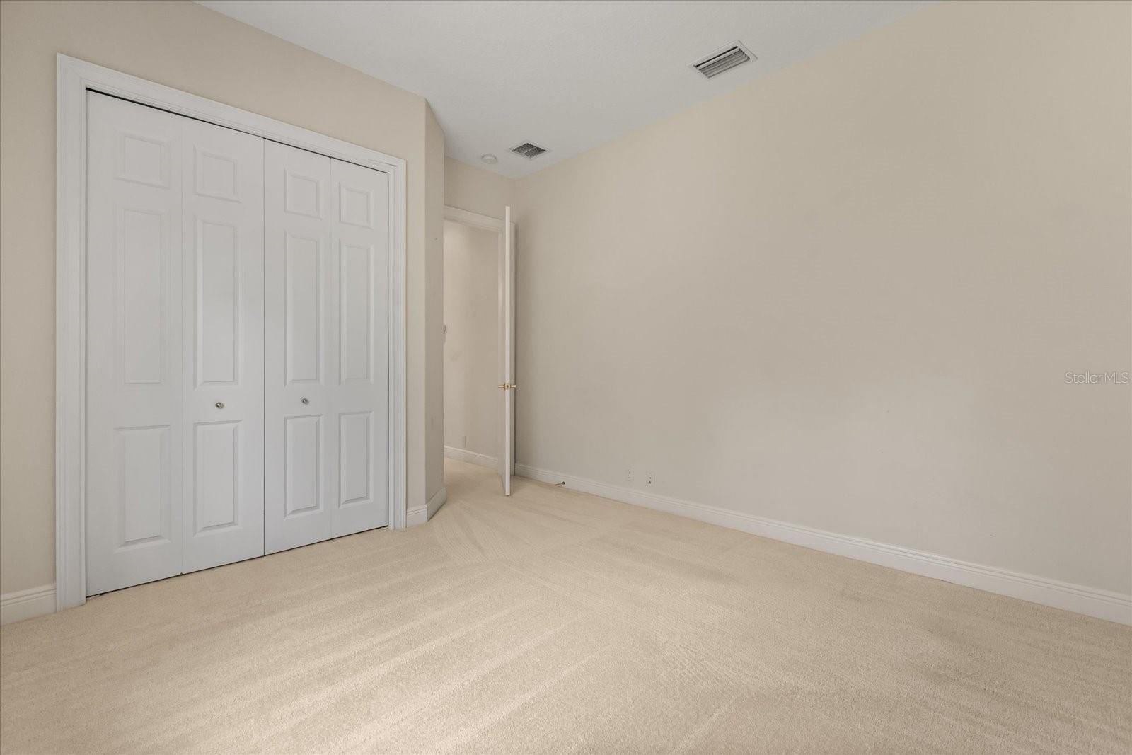 Image 41 of 52 For 420 Valley Stream Drive