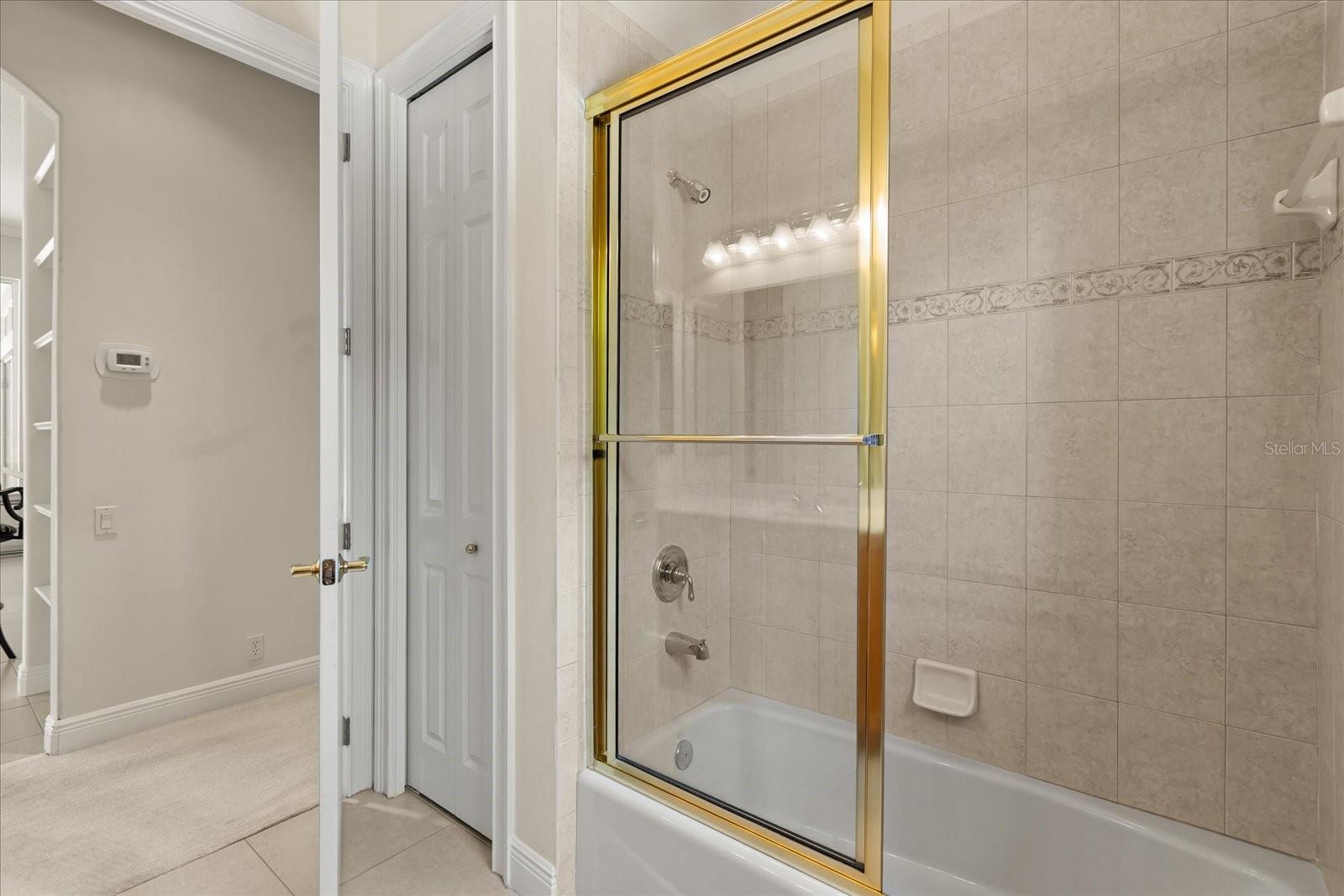 Image 43 of 52 For 420 Valley Stream Drive