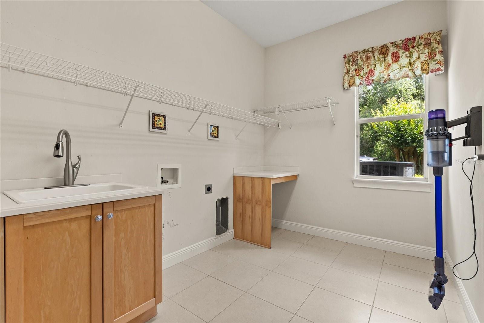 Image 44 of 52 For 420 Valley Stream Drive