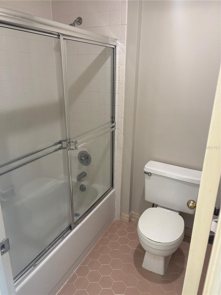 Image 22 of 27 For 501 Mansfield Drive