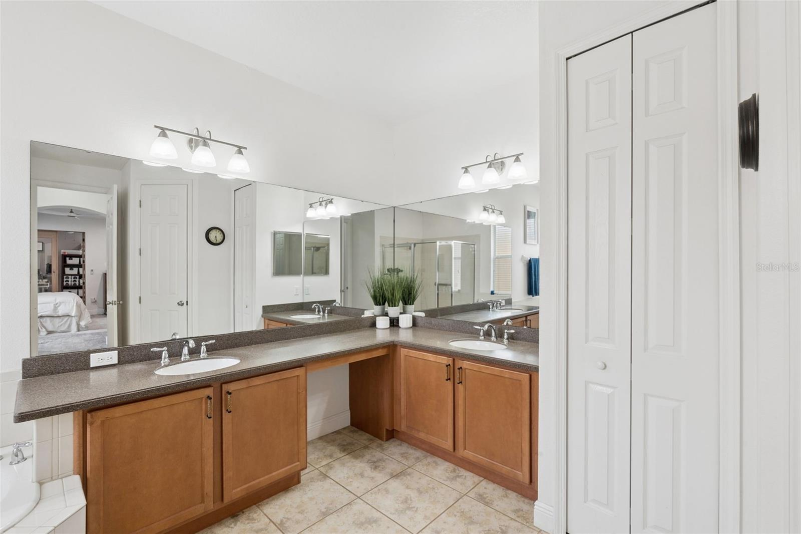 Image 16 of 46 For 3704 Eagle Isle Circle