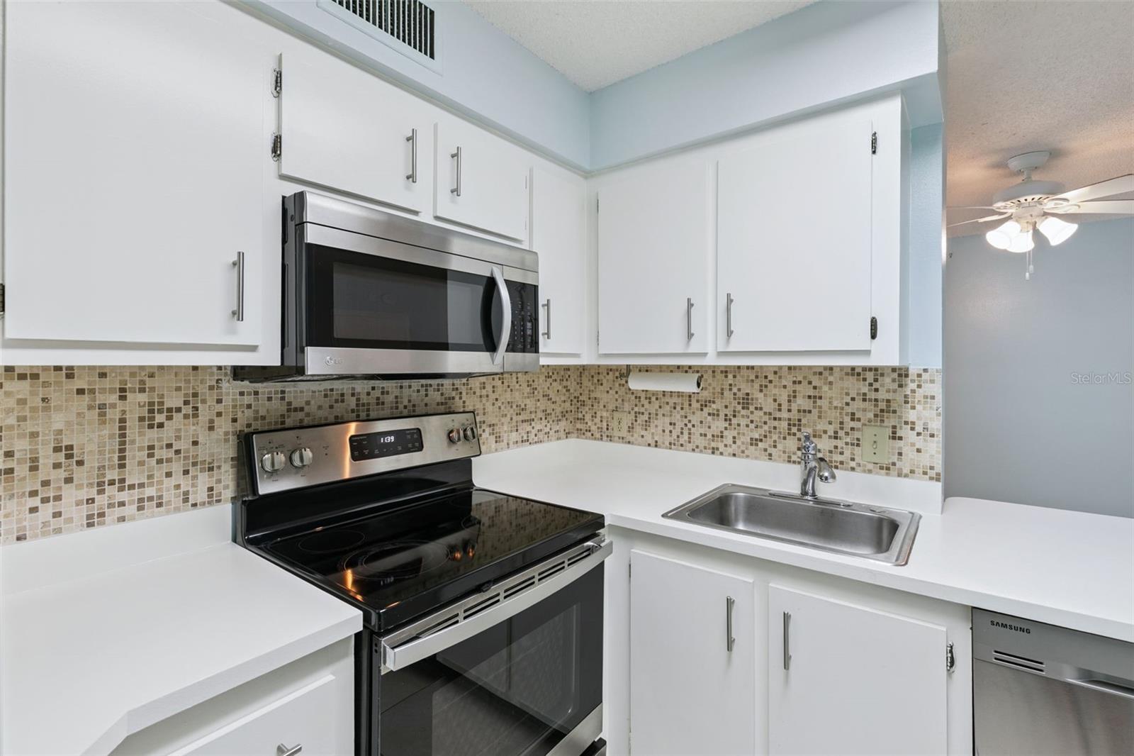 Image 7 of 30 For 3685 Atrium Drive L1