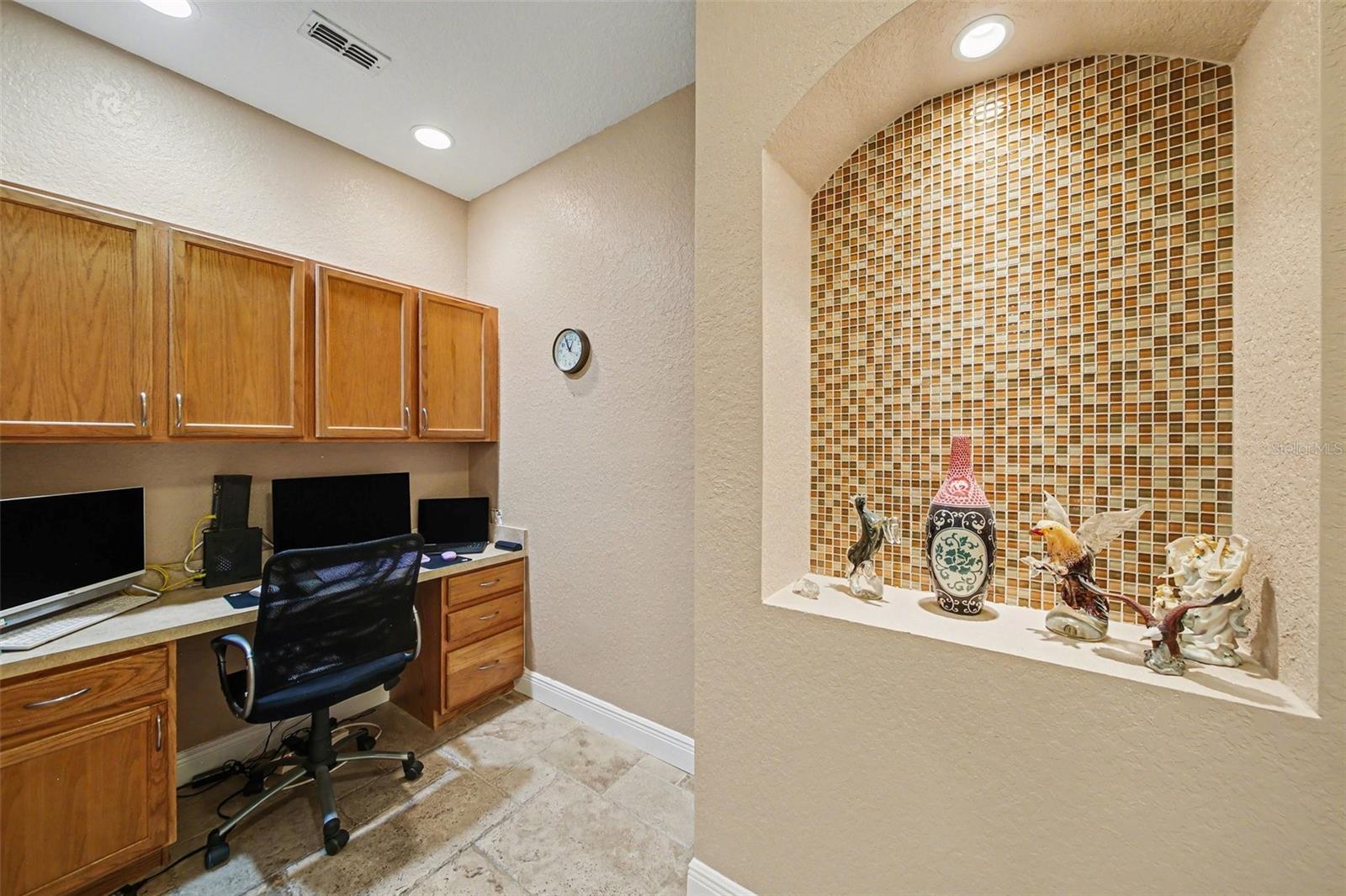 Image 17 of 24 For 2920 Ashland Lane S