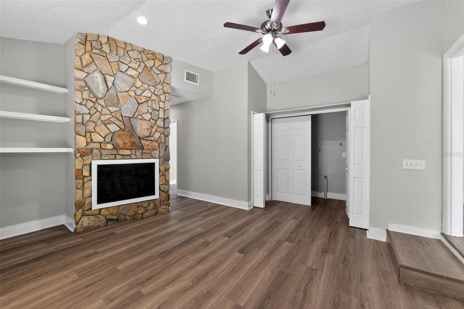 Image 3 of 15 For 1150 52nd Street