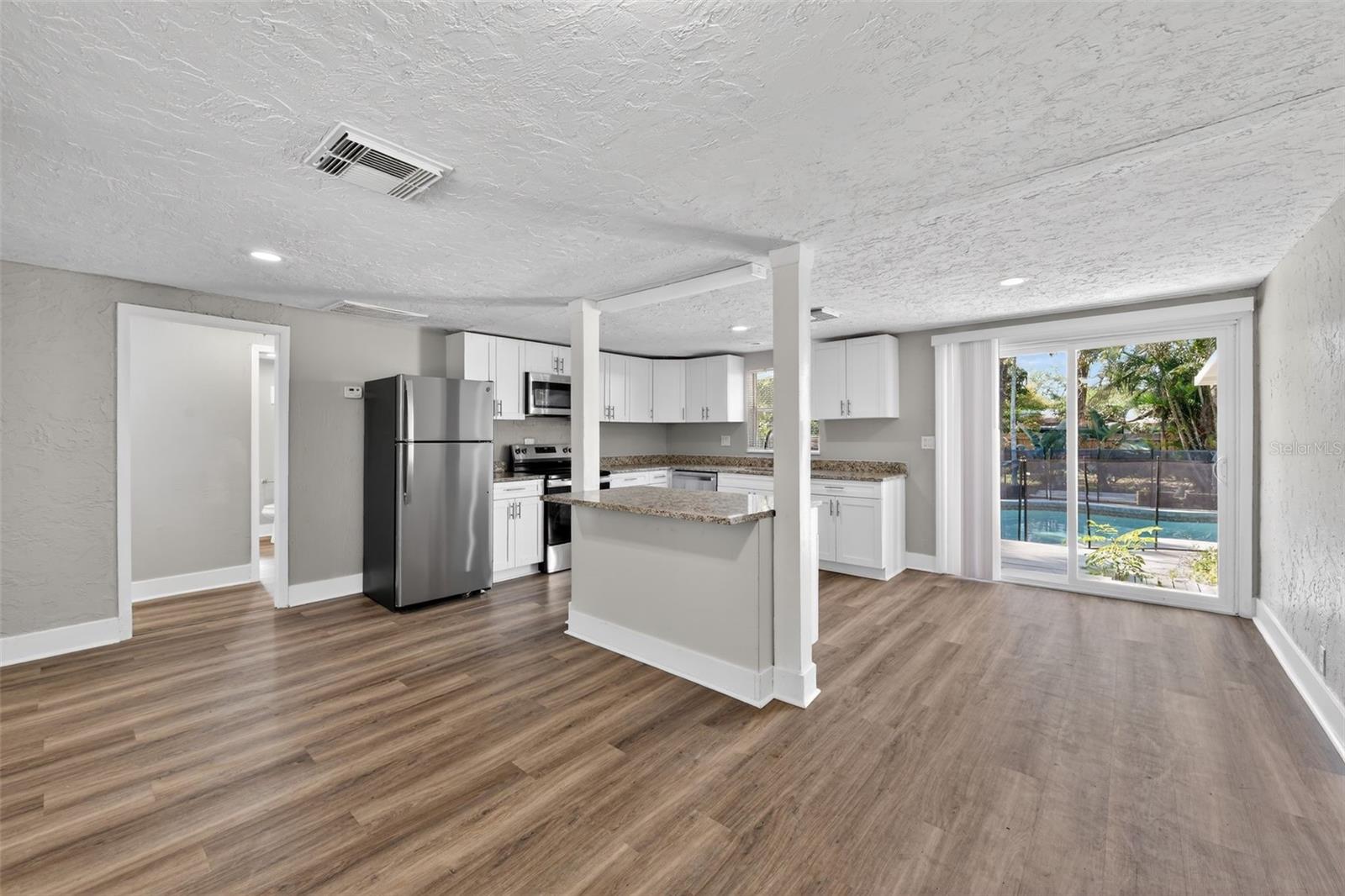 Image 4 of 15 For 1150 52nd Street