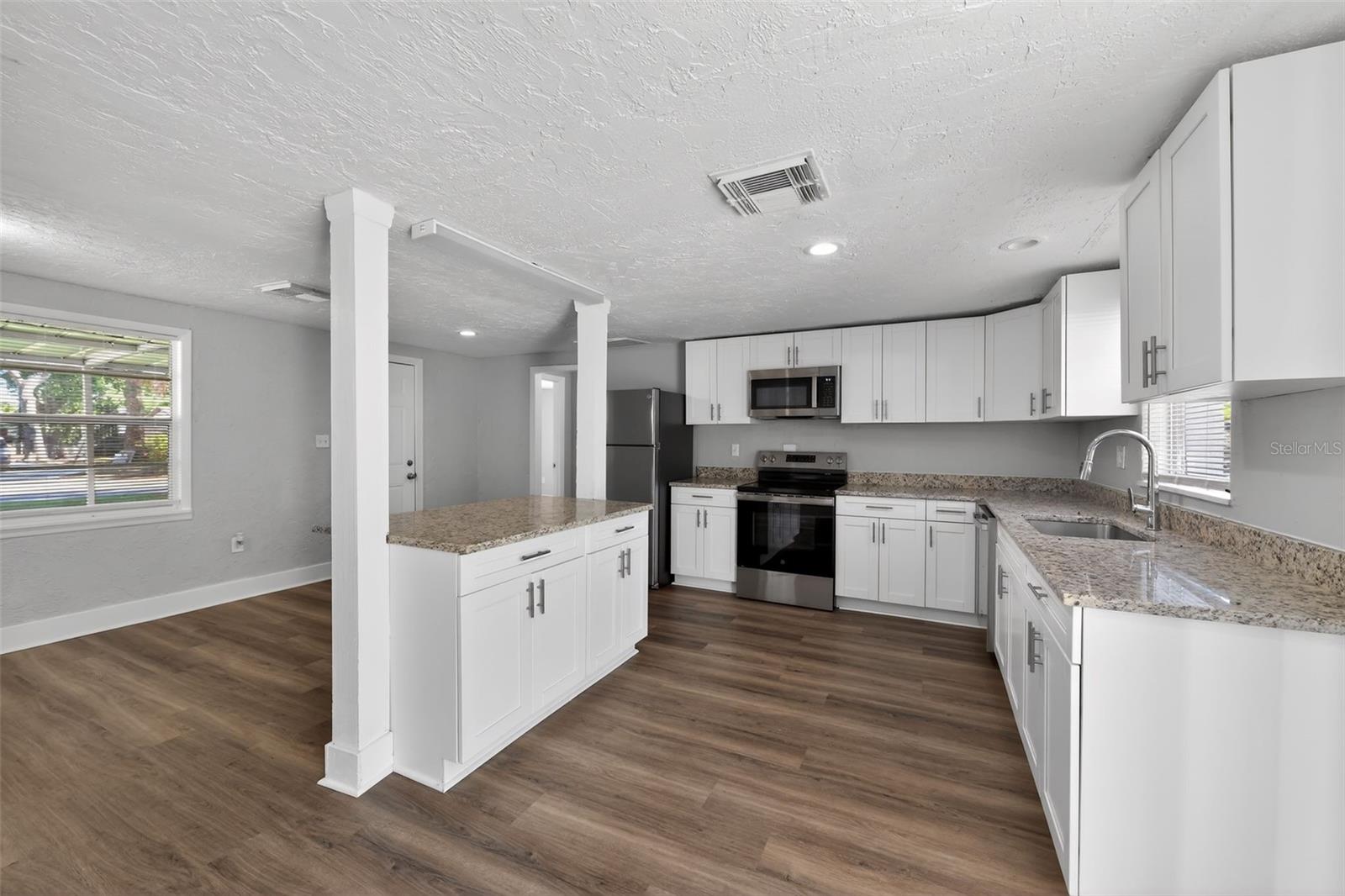 Image 5 of 15 For 1150 52nd Street