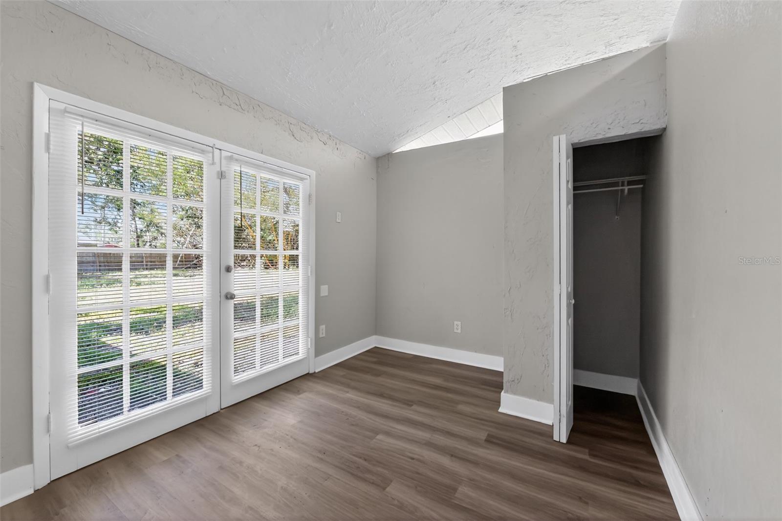 Image 6 of 15 For 1150 52nd Street