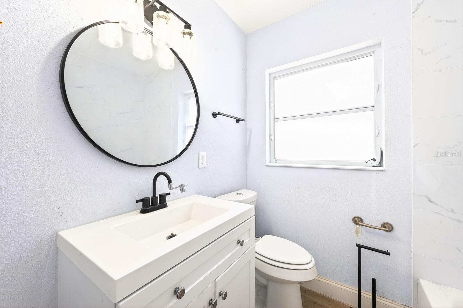 Image 13 of 24 For 1412 Lakecrest Drive