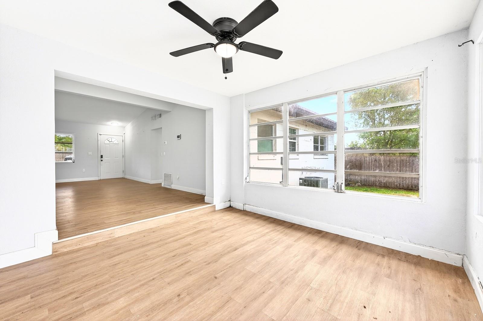 Image 15 of 24 For 1412 Lakecrest Drive