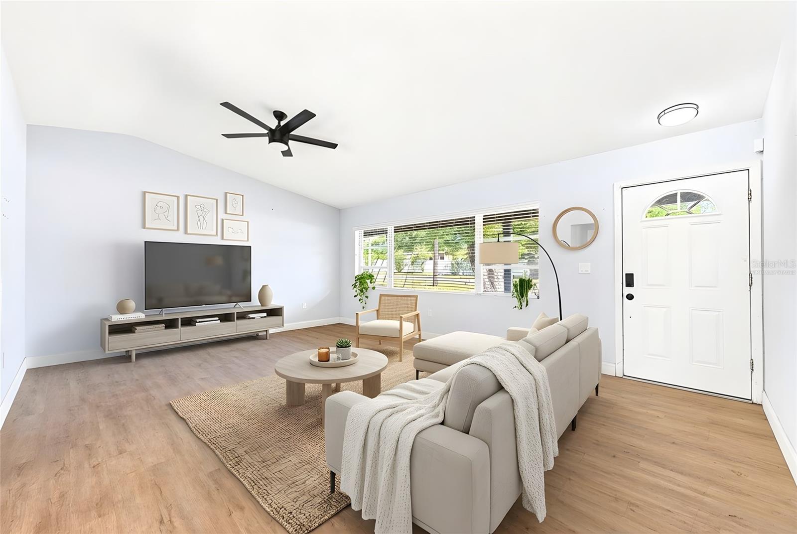 Image 2 of 24 For 1412 Lakecrest Drive