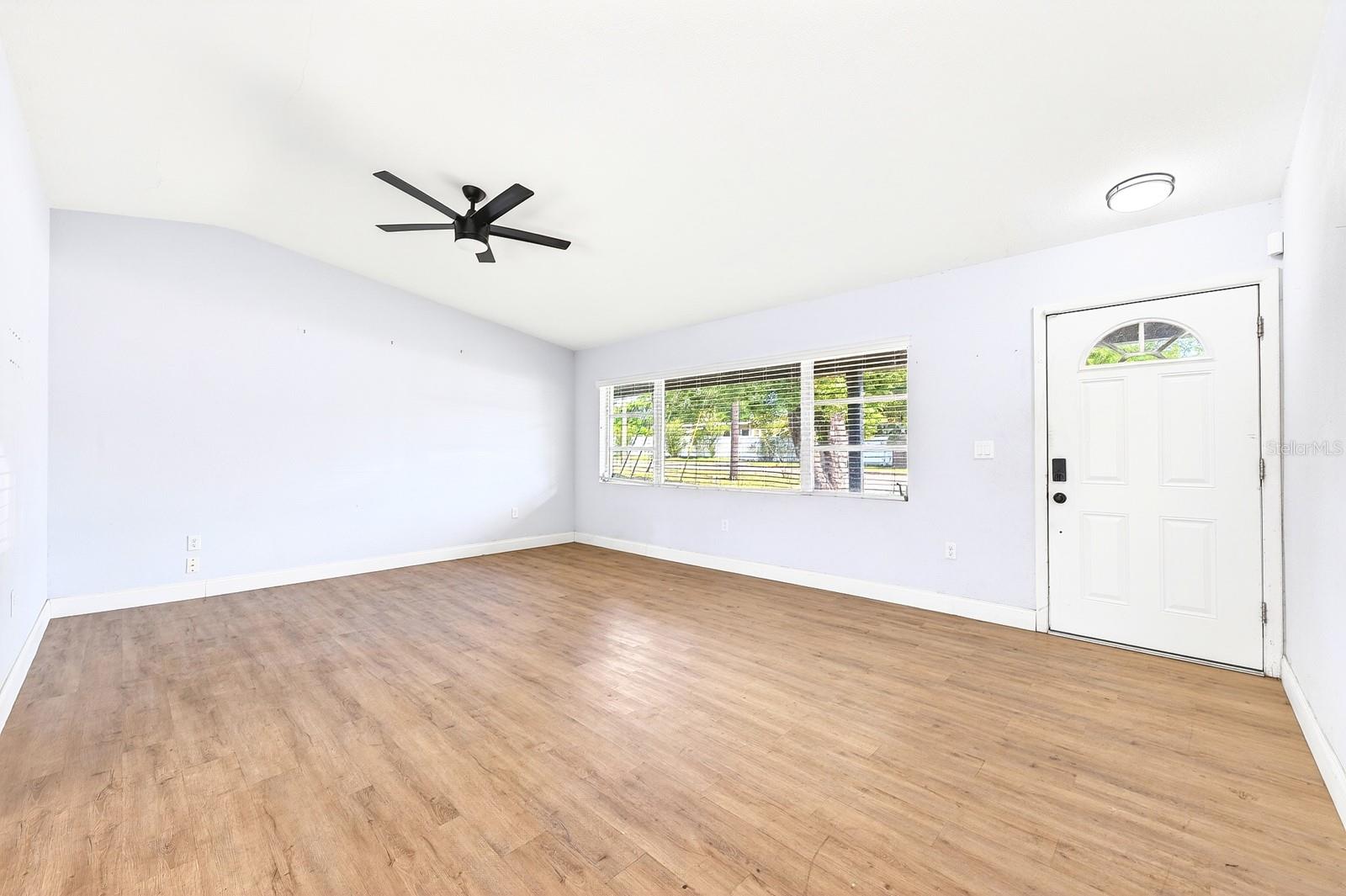 Image 22 of 24 For 1412 Lakecrest Drive