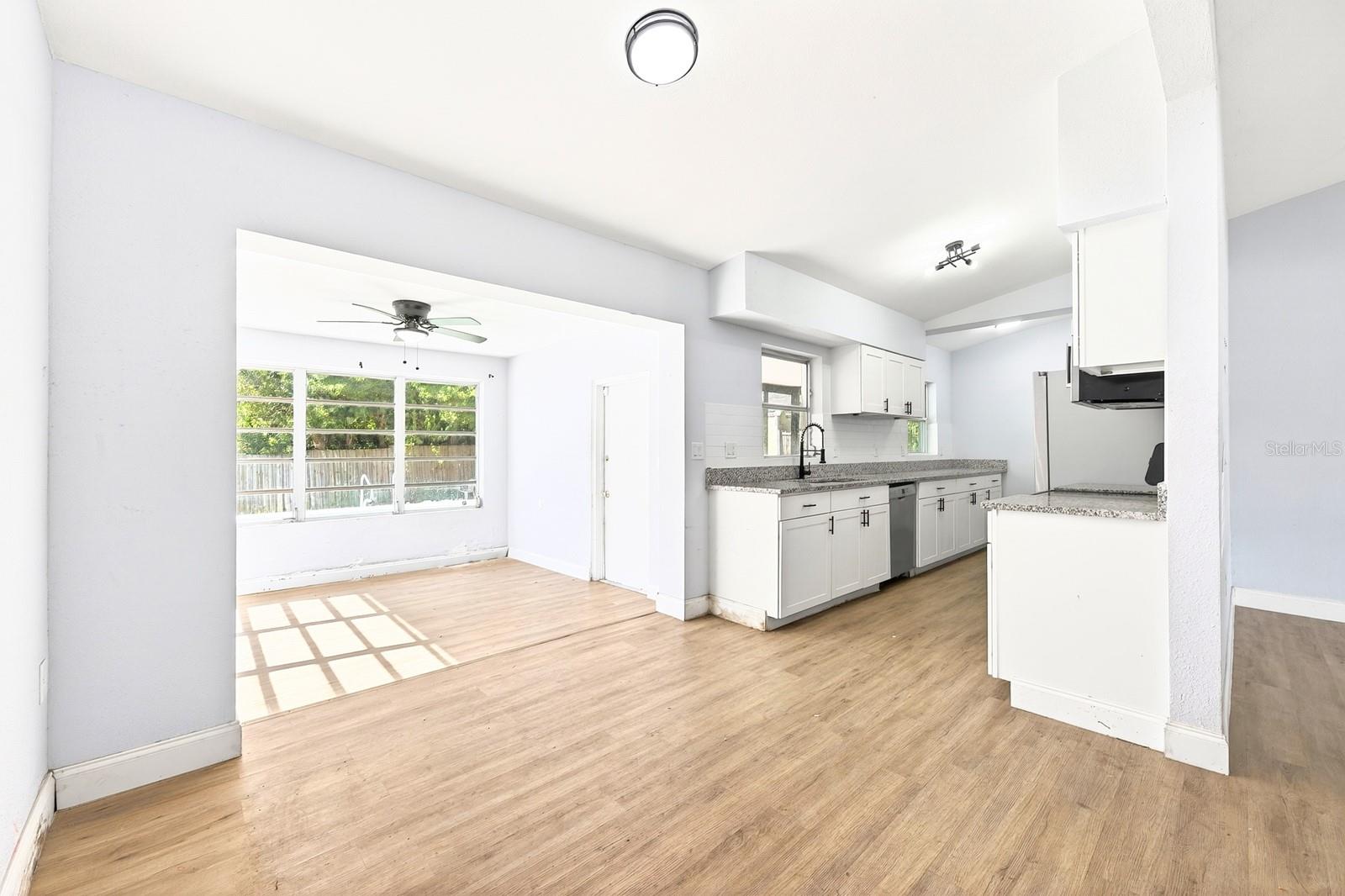 Image 5 of 24 For 1412 Lakecrest Drive