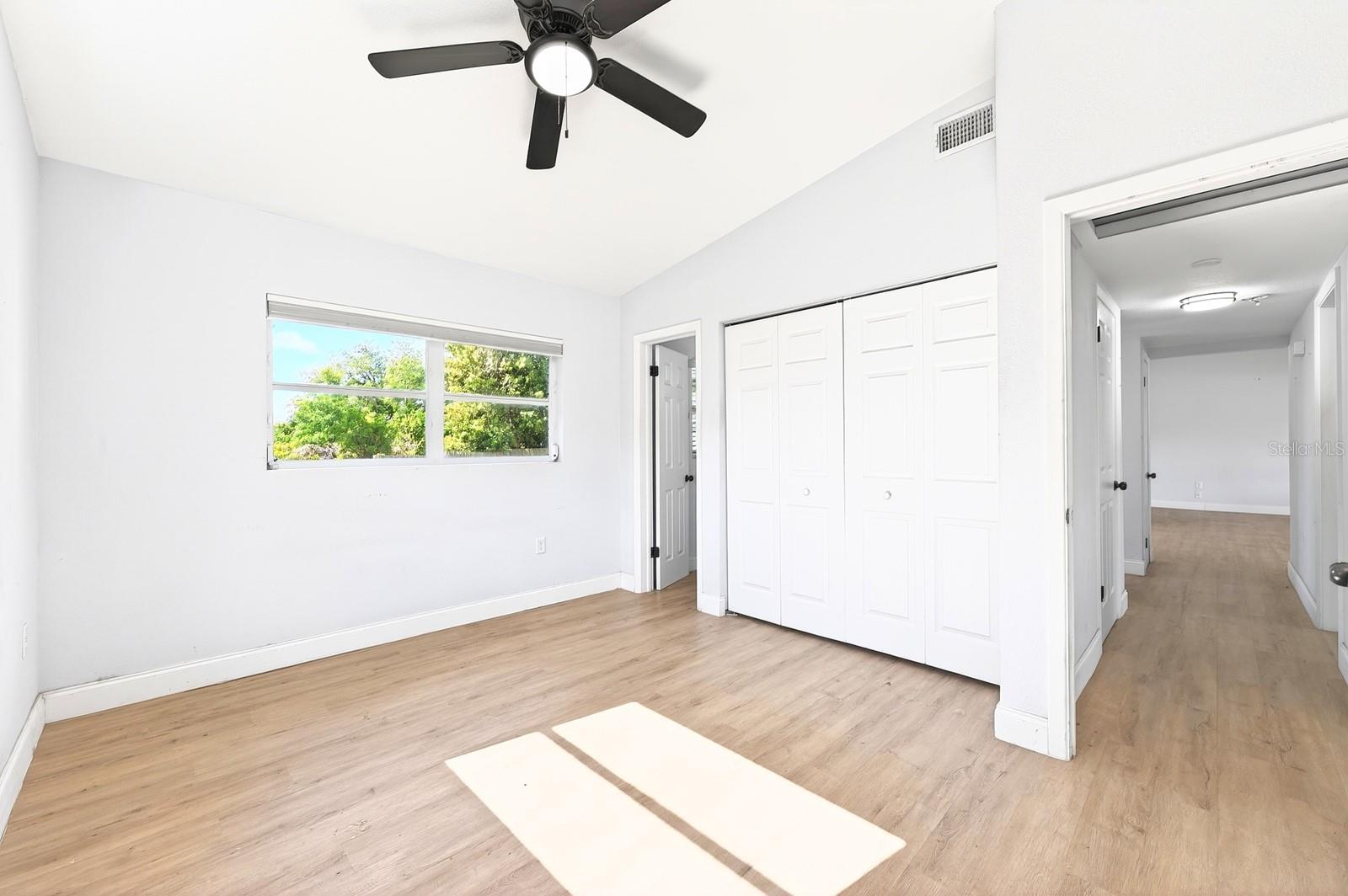 Image 9 of 24 For 1412 Lakecrest Drive