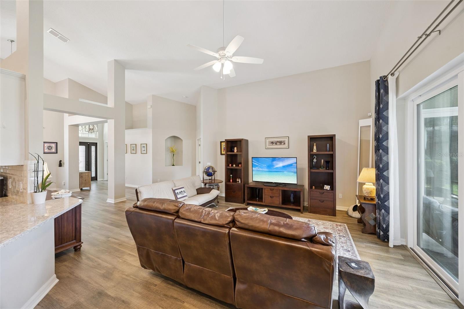 Image 16 of 61 For 1052 Kersfield Circle