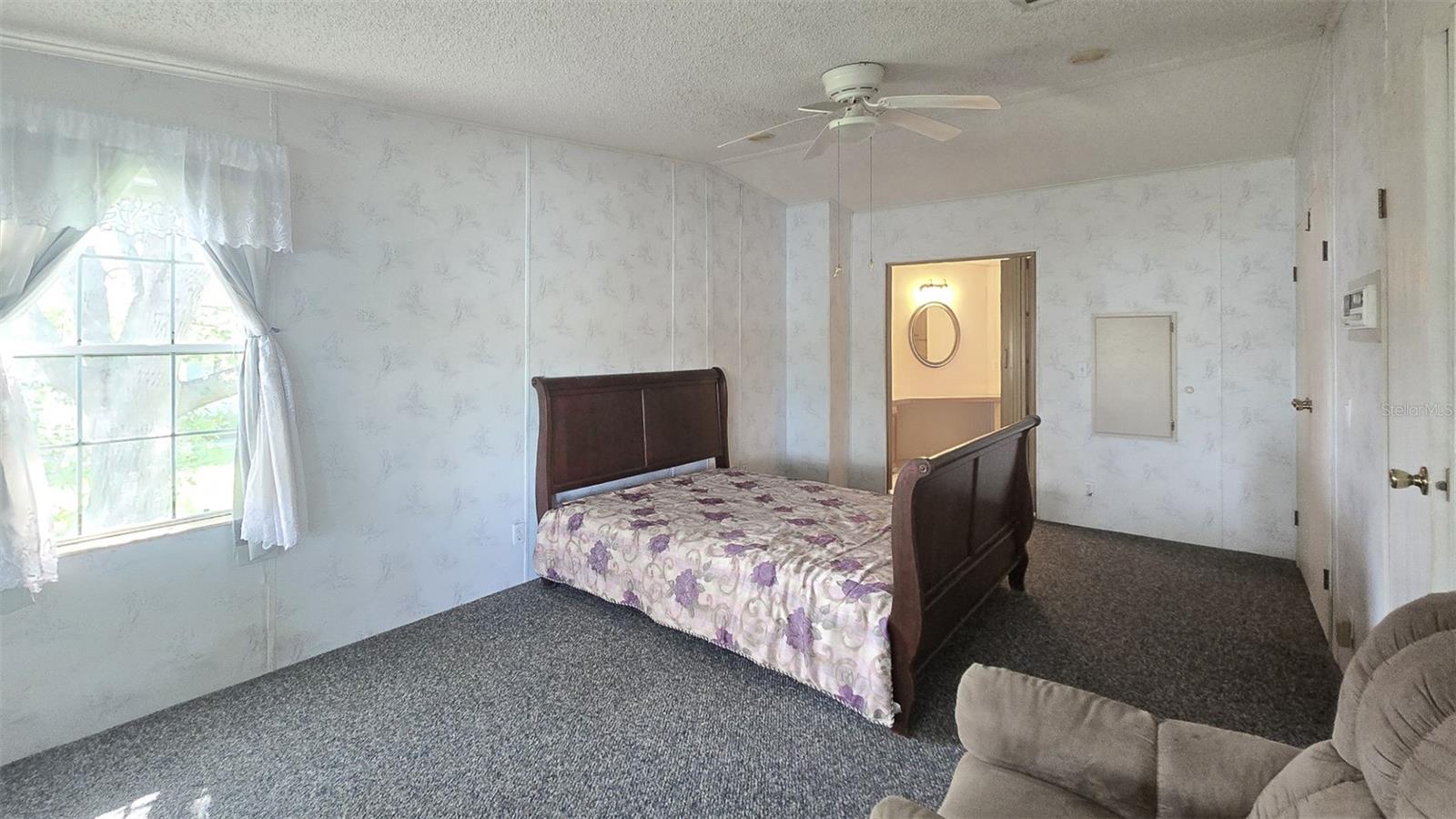 Image 18 of 27 For 300 Beech Court