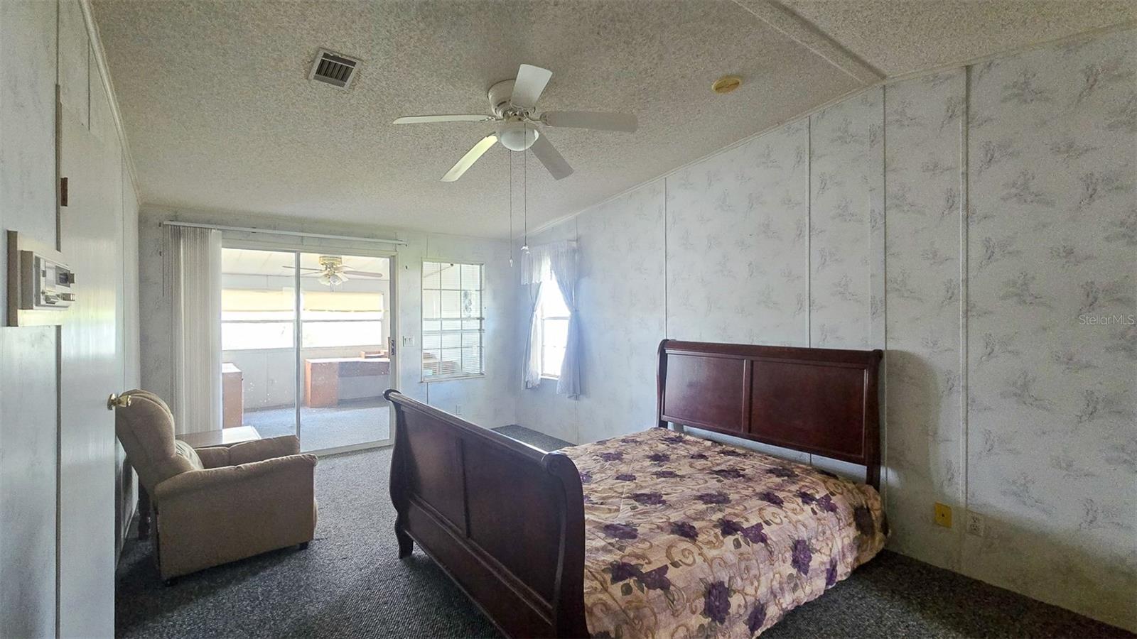 Image 19 of 27 For 300 Beech Court