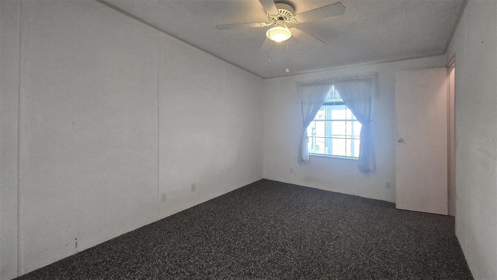 Image 23 of 27 For 300 Beech Court