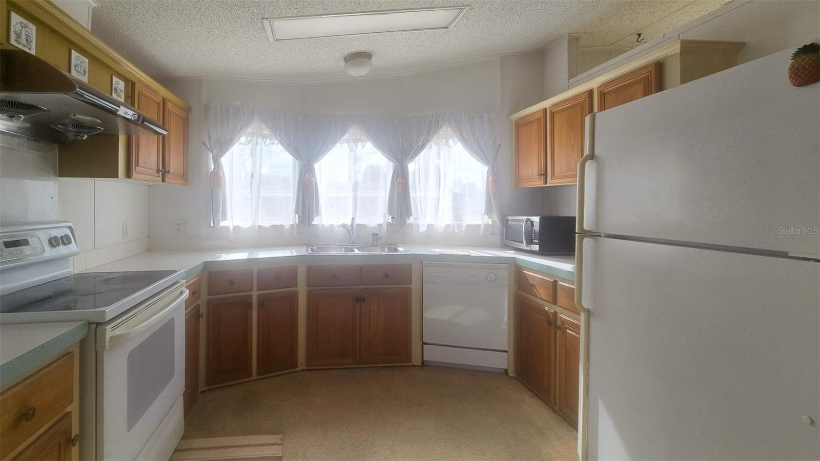 Image 4 of 27 For 300 Beech Court