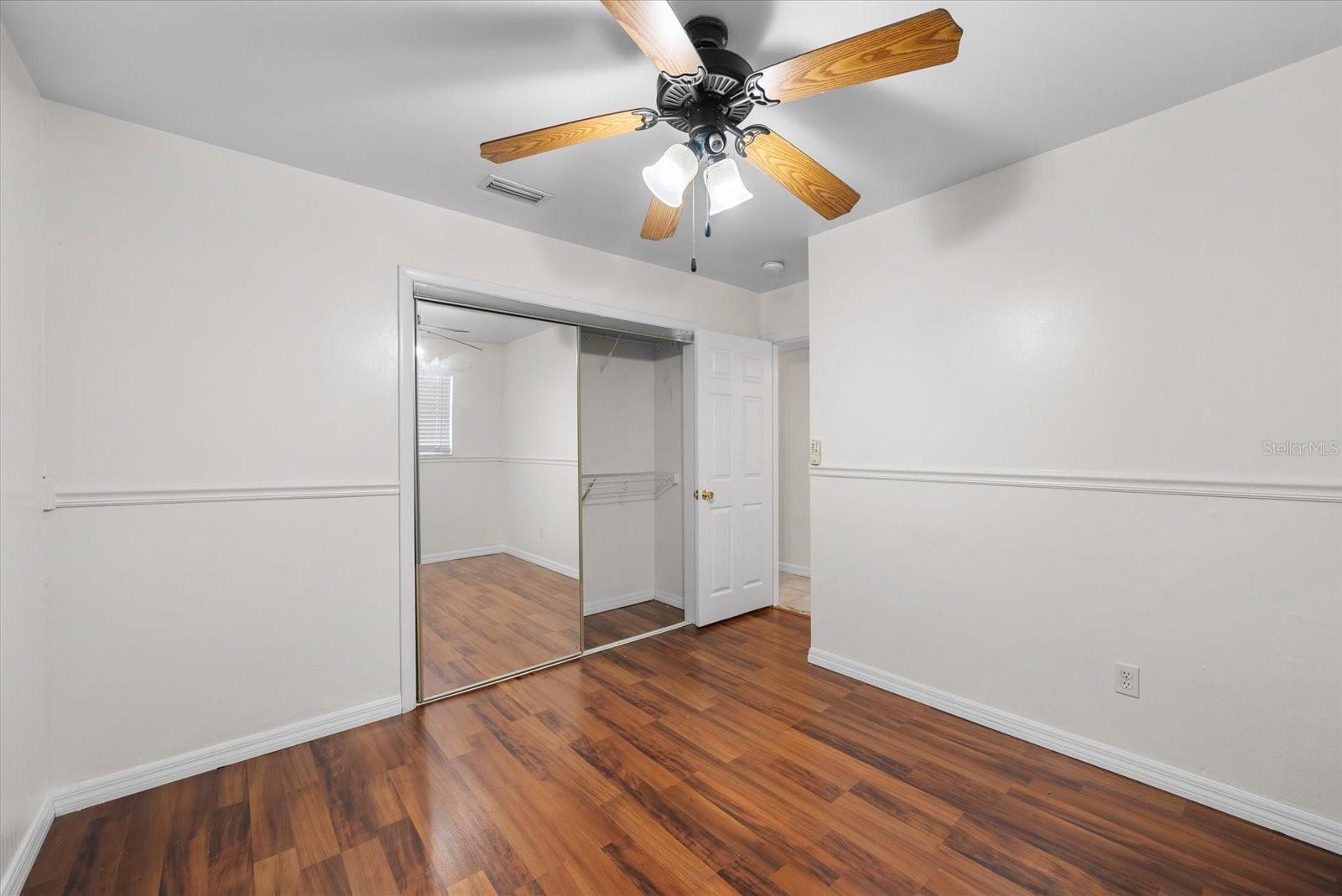 Listing photo id 16 for 2214 17th Terrace