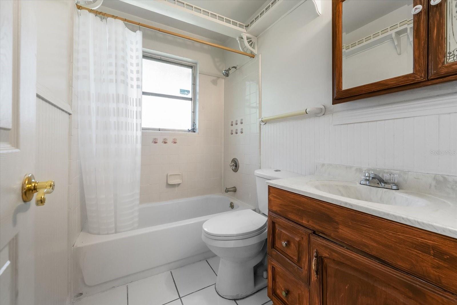 Listing photo id 17 for 2214 17th Terrace