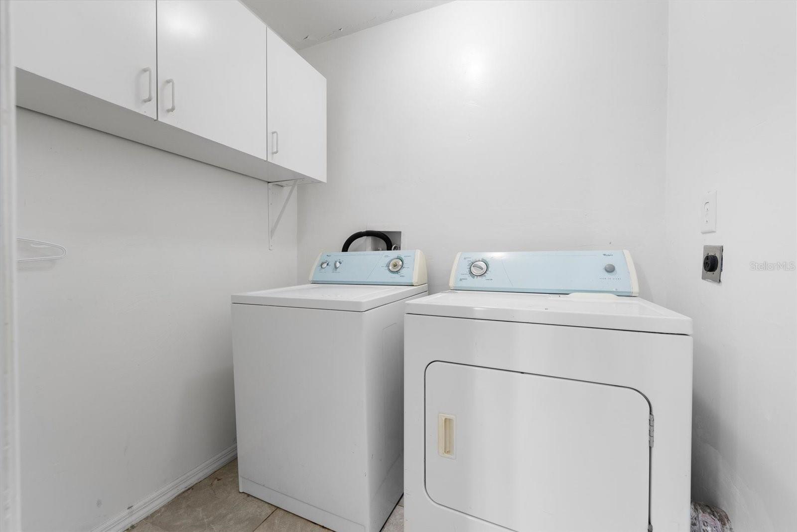 Listing photo id 19 for 2214 17th Terrace