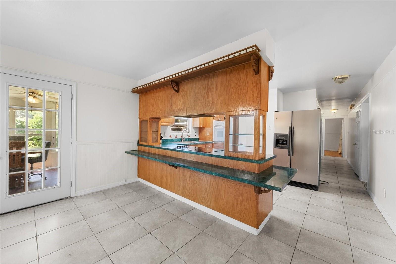 Listing photo id 3 for 2214 17th Terrace