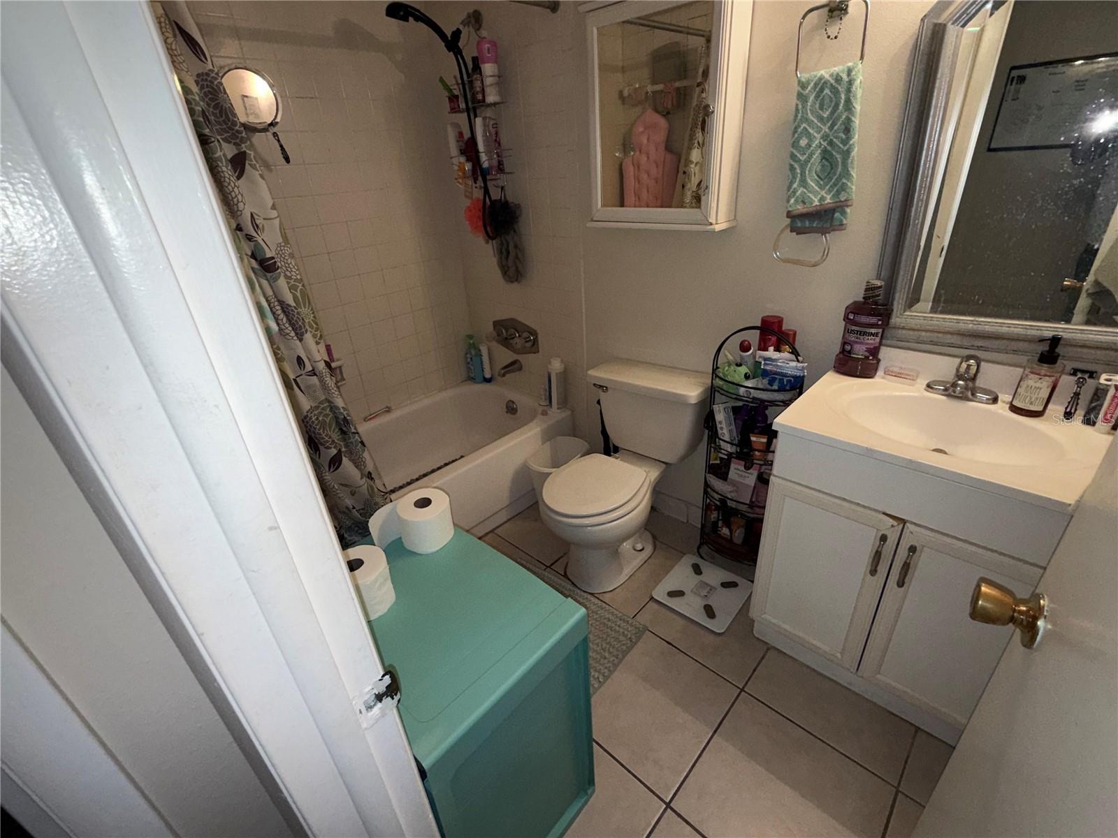 Image 18 of 25 For 135 Springwood Circle E