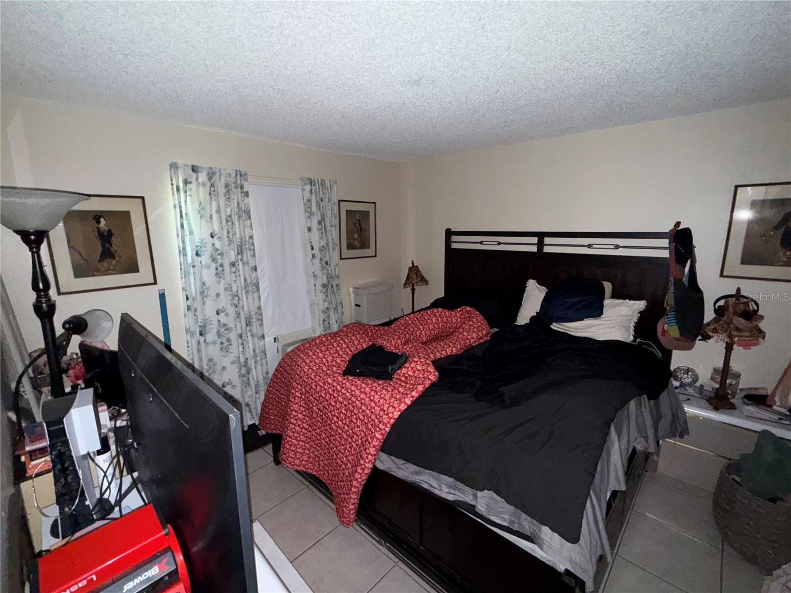 Image 20 of 25 For 135 Springwood Circle E