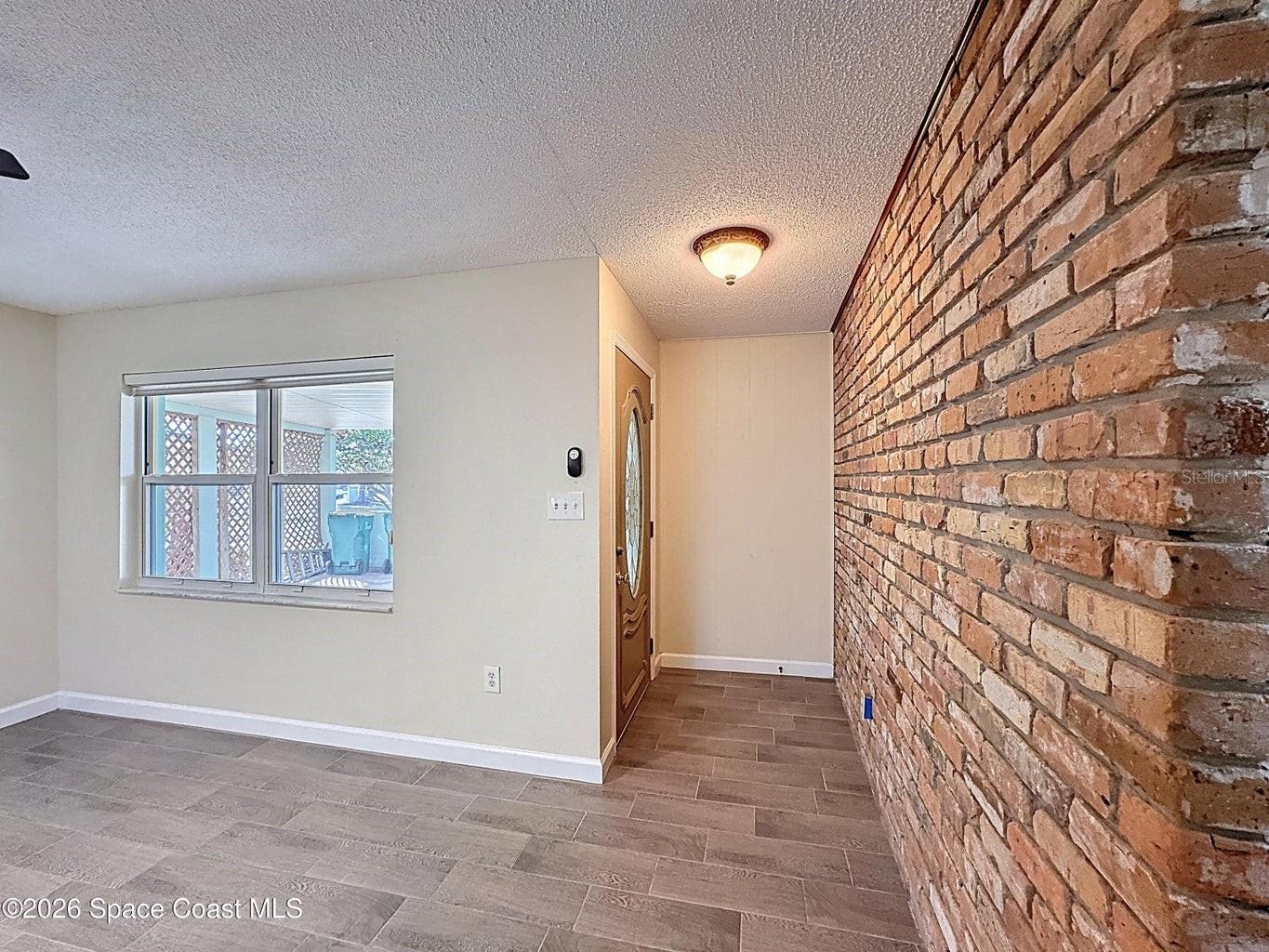 Image 10 of 36 For 1315 Lester Court