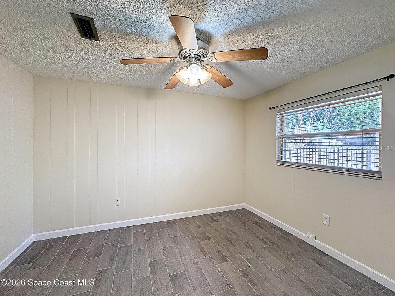 Image 13 of 36 For 1315 Lester Court