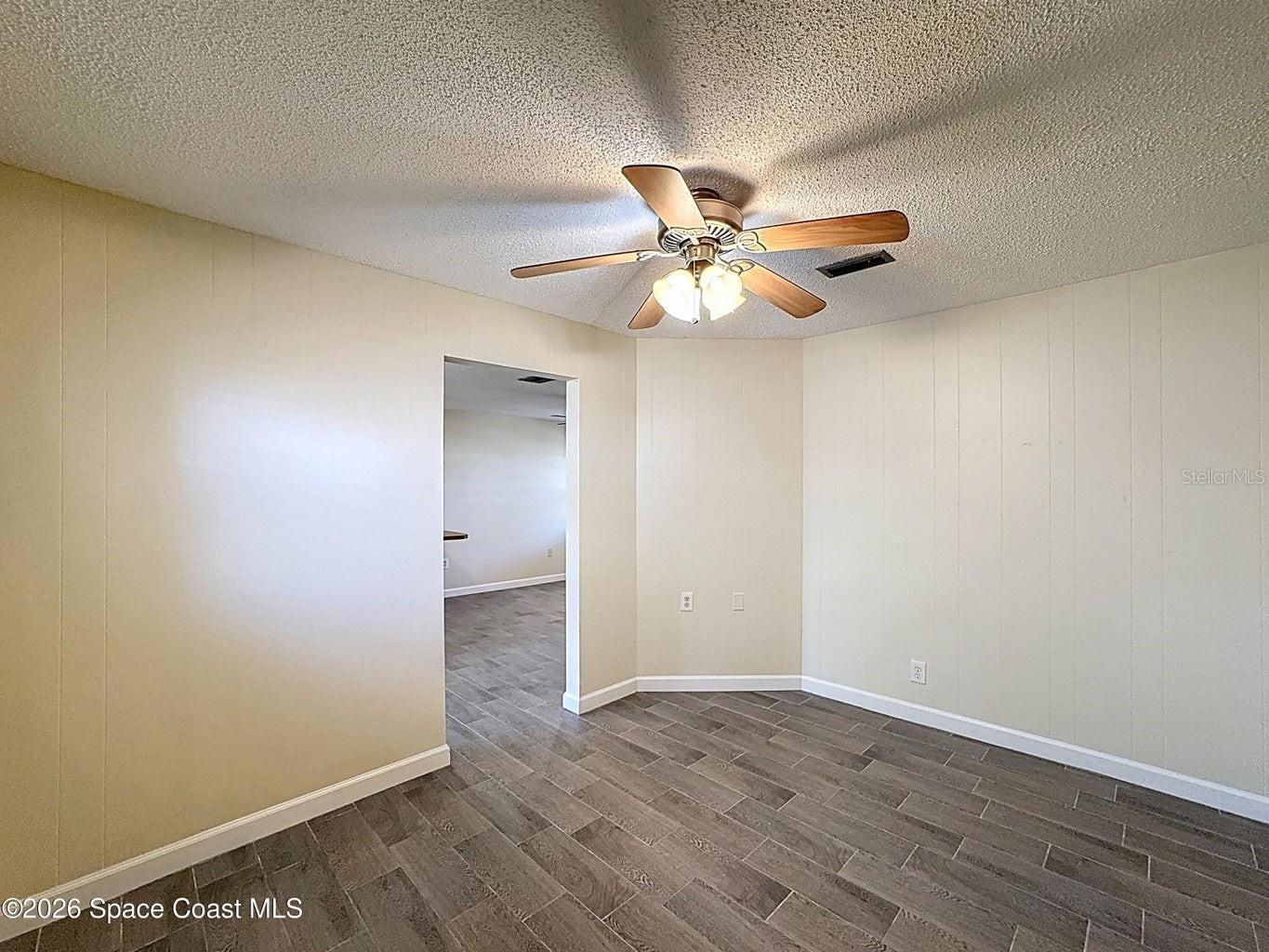 Image 14 of 36 For 1315 Lester Court