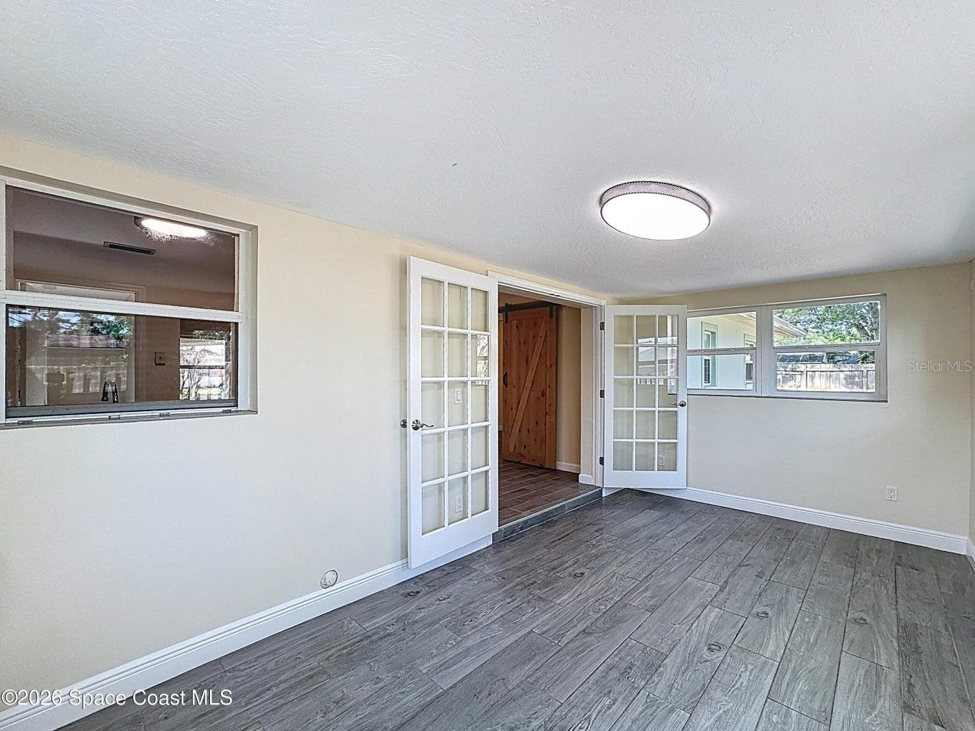 Image 15 of 36 For 1315 Lester Court