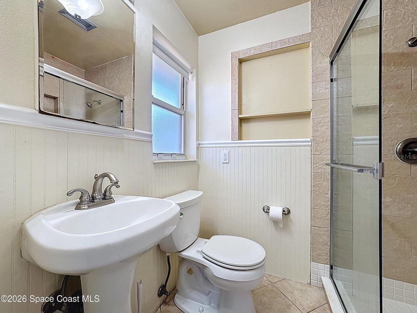 Image 19 of 36 For 1315 Lester Court