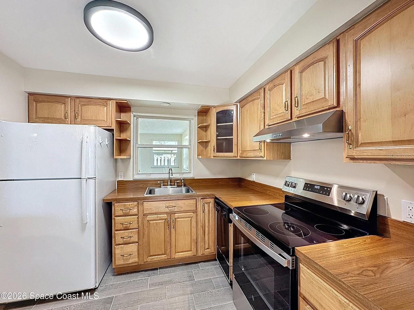 Image 4 of 36 For 1315 Lester Court