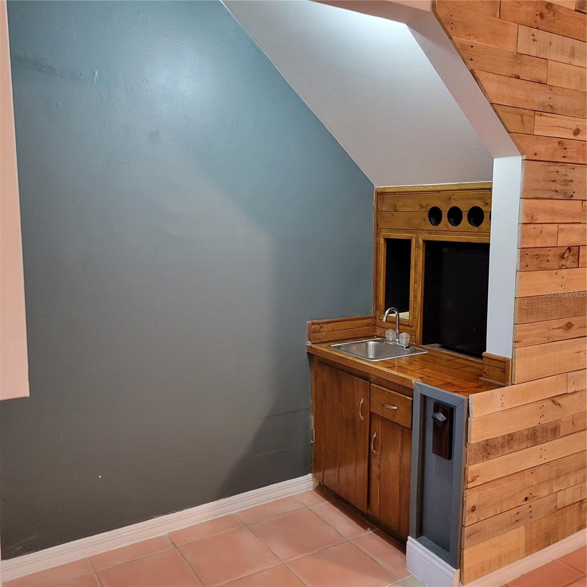 Image 3 of 8 For 5523 Cretan Way