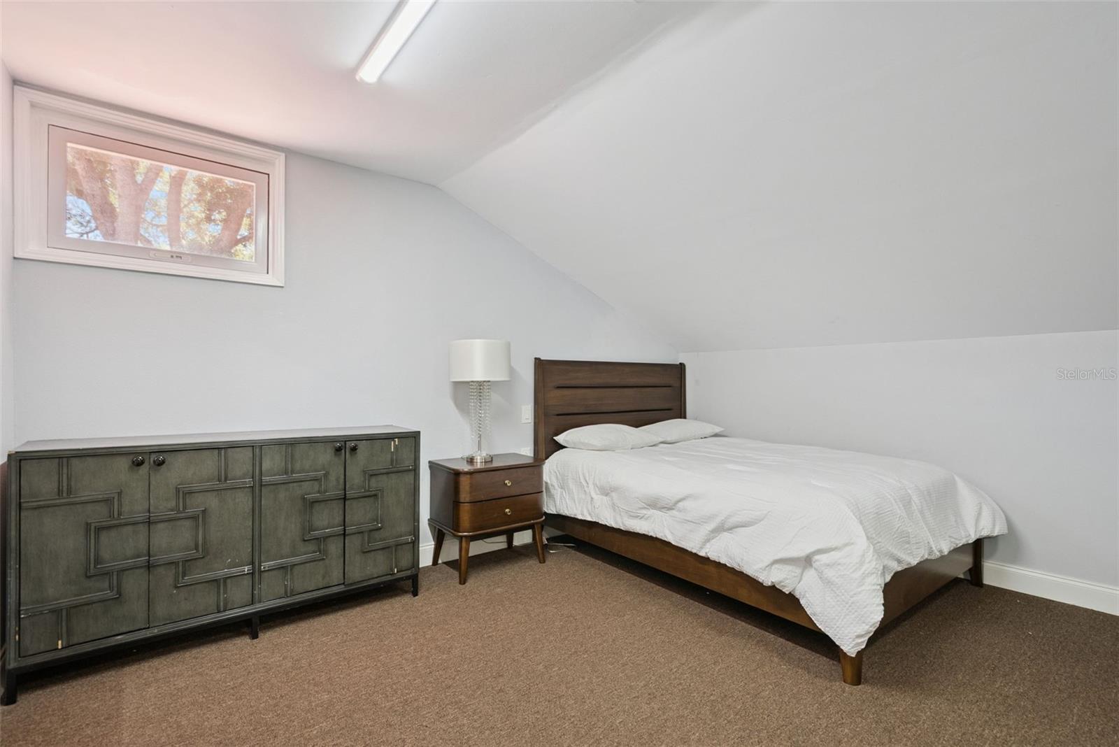 Image 39 of 67 For 1498 Markham Woods Road