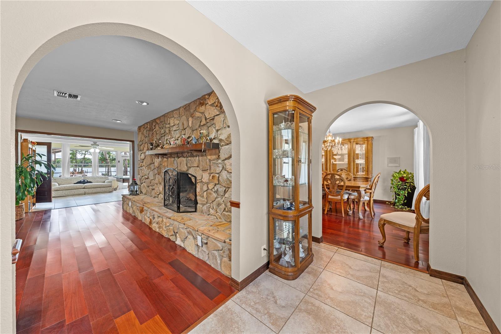 Image 10 of 91 For 6770 Bay Shore Drive